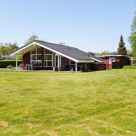 Cozy Coastal Retreat - By Traum Nyaraló Hals