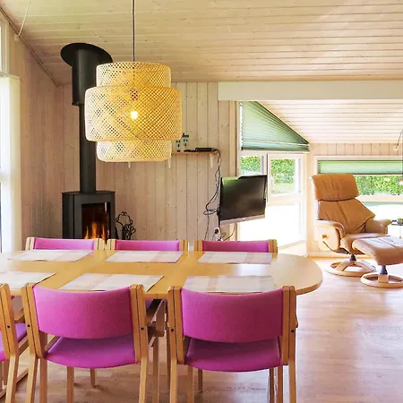 Cozy Coastal Retreat - By Traum Nyaraló Hals