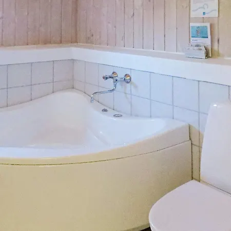 4 Star Holiday Home In Hals *