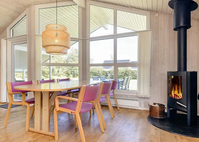 Cozy Coastal Retreat - By Traum *