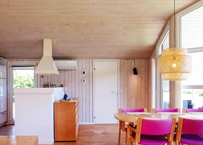 Cozy Coastal Retreat - By Traum Hals